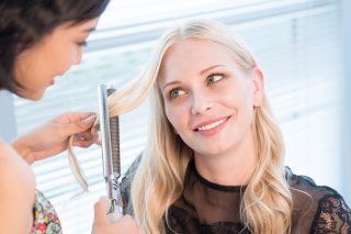 大人可愛い“くびれヘア”♡ 長さ別巻き方&おすすめスタイル