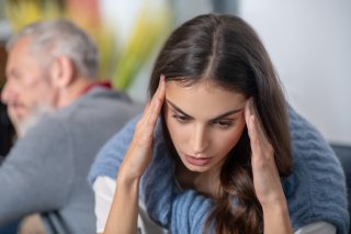 猛アプローチの真意は？年上男性の言動に頭を抱える婚活女性