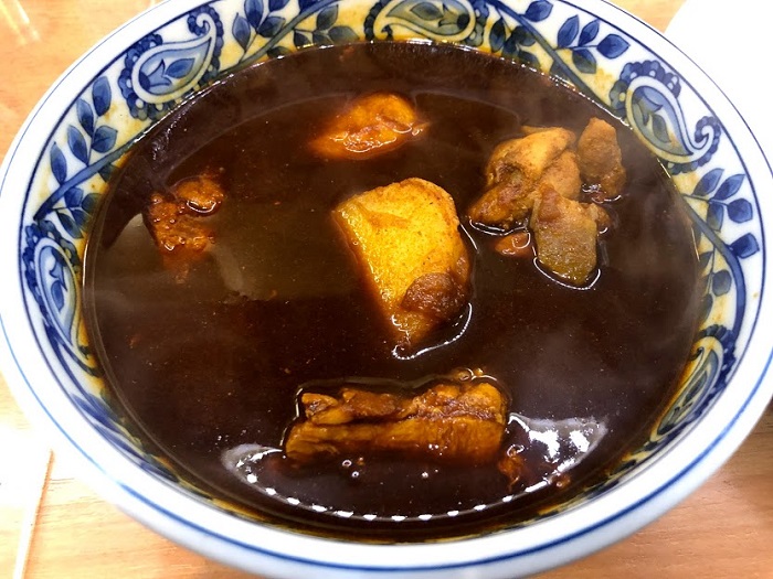 デリーのカシミールカレーはマジで食べたほうがいい（C）コクハク