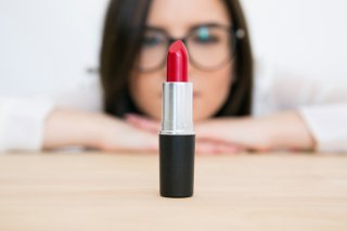 口紅やリップはいつ交換する？ タイミング＆正しい保管方法