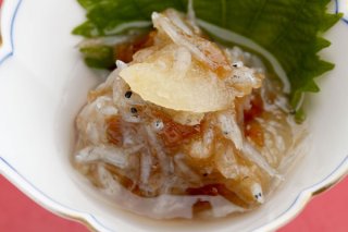 「しらすと数の子の梅びしお和え」ご飯にもパスタに和えても