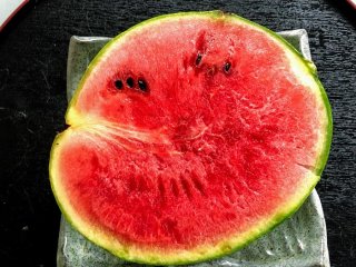 欲望のままにスイカを食べつくしてみた 2021.8.18（水）