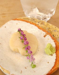 うま味が濃厚！「煮帆立」帆立てとはまぐりのマリアージュ