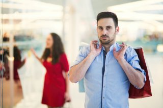 長年交際した彼女と別れてすぐに他の女性と結婚する男性心理