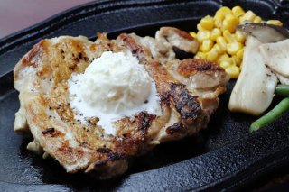 「チキングリル」面倒でも料理酒か白ワインで蒸すのが大事！