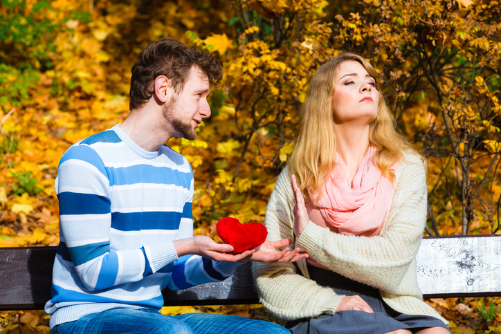 しつこい元カレ、どう撃退する？（写真:iStock）