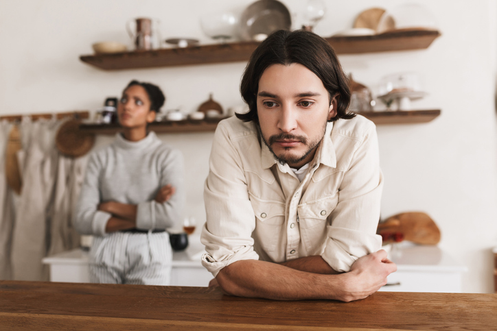 口下手な彼、何を考えているの？（写真:iStock）