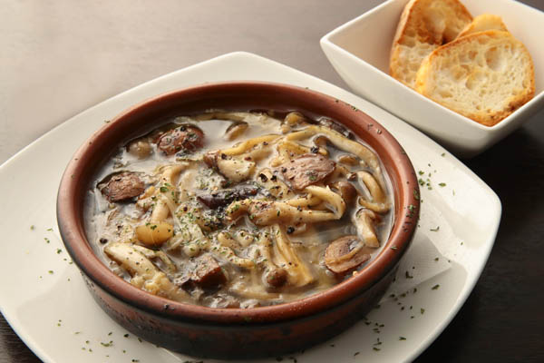 合うお酒＝白ワイン（Ｃ）コクハク