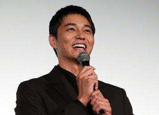 東出昌大に愛の告白!?  映画「草の響き」舞台挨拶での“珍事”