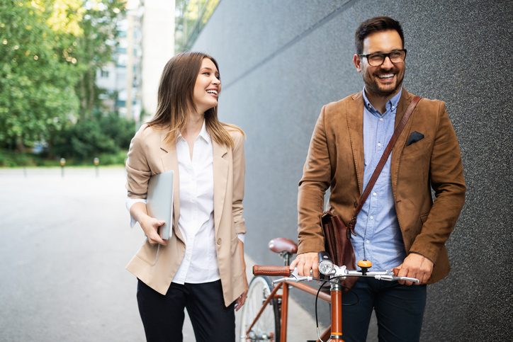 まずは友達から（写真:iStock）