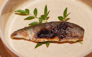 焼き上がりパリパリ「鮎の風干し焼き」内臓が味を引き立てる