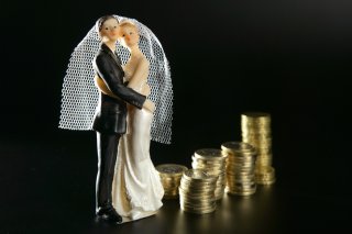 男性のお金目当てで結婚する女性の特徴5つ&後悔するケース