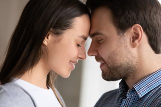 純愛と恋愛の違いは? 一途な愛を貫く男性の特徴も紹介♡