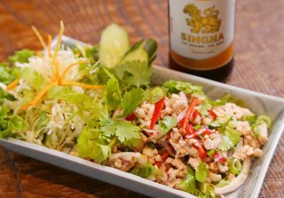タイ北部のサラダ「ラープガイ」 3色のさっぱりスパイシー！