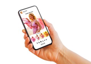 インスタのために見栄を張る（写真:iStock）