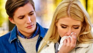 男性は女性の涙に弱いとは限らない？ 状況で変わる男性心理