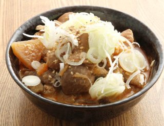 煮込まない「もつ煮込み」 沸騰したら火を止め余熱で火入れ