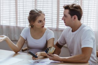 私には資金援助してくれない…資産家の彼氏に不満を抱く女性