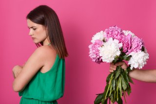 会ったばかりで？ ハイスペ男性に交際を迫られ困惑する女性