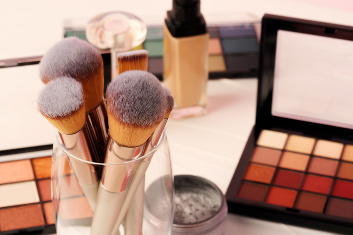 ブラシはコップに立てて（写真:iStock）