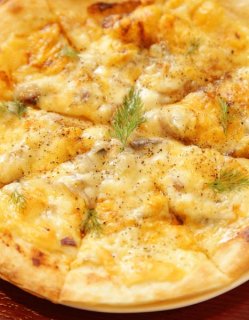 青森のソウルフードで「切込みのピザ」 発酵食品の三重奏