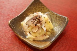 「しめ鯖のキウイマリネ」店主が追求するキウイ料理の進化系