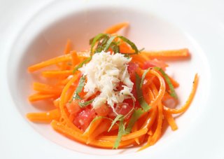 「ニンジンのパスタ仕立て カニを添えて」生ニンニクが◎