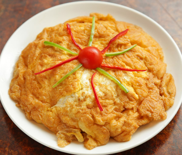 合う酒=軽めの赤ワイン、ラガービール、スパークリングワイン、日本酒、米焼酎のソーダ割りなど（Ｃ）コクハク