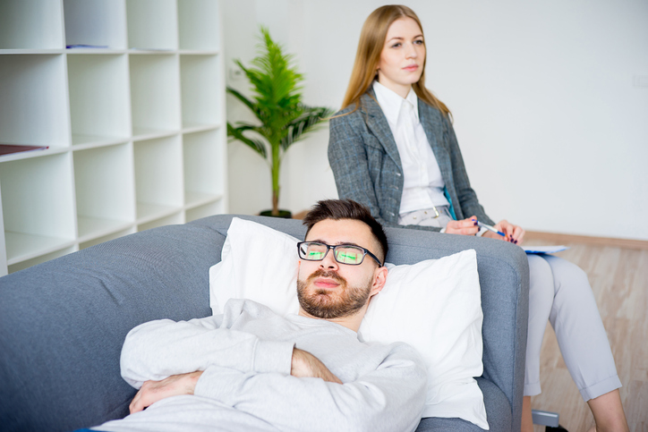 夫がヒモ化する非常事態（写真:iStock）