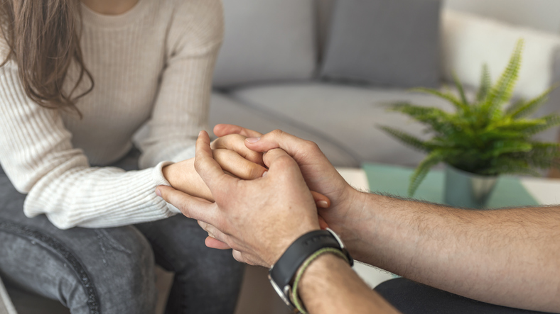 「守ってあげたい」の気持ちからかも？（写真:iStock）