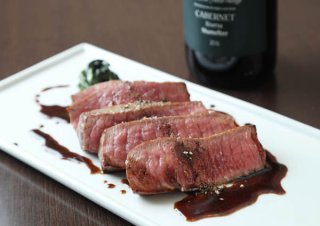 「あかね和牛モモ肉のビステッカ」トースターで焼くのがコツ