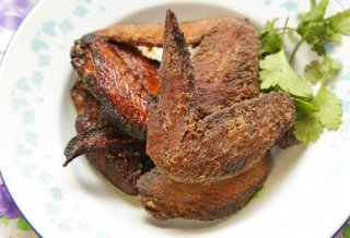 「手羽先の唐揚げ ヌックマムだれ漬け」ビールのお供に最高