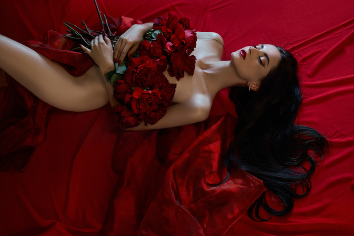 「甘い降伏」に酔いしれて（写真:iStock）