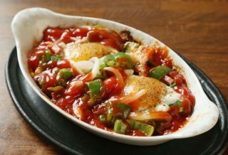 肉の魔術師直伝「ナポリタン“ぬき”目玉焼きのっけ」って何!?