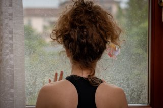 梅雨の湿気で髪ボンバー！「ボサこ＆ぺたんこ」お悩み別対策