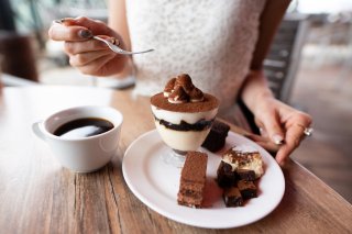 やせたいのに食べてしまう！脱・過食は歯磨き粉を味方にする