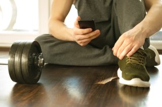 やたらと連絡が多いんだけど…（写真:iStock）