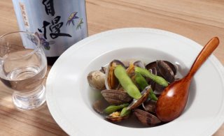 「アサリと枝豆の酒蒸し」うま味ダシが染みた枝豆にほっこり