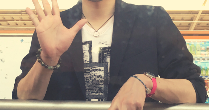 娘との面会時、帰り際の1コマです（写真:ひでまる）