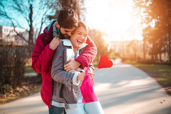 サプライズで思い切り喜ばせよう！（写真:iStock）