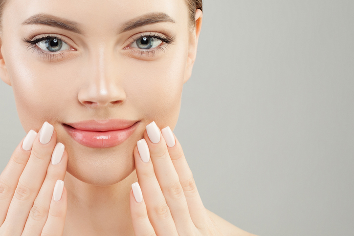 むくみ目にバイバイ（写真:iStock）