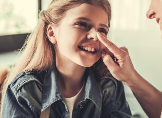 疲れ目対策＆美鼻狙いで「耳穴ストレッチ」1日2分でOK<後>