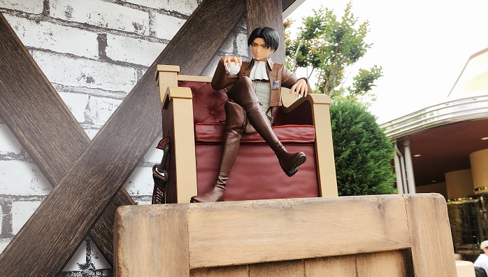 リヴァイ兵長ポップコーンバケツ ～休息の紅茶フレーバー～ 4,500円（税込=以下同）／（Ｃ）コクハク