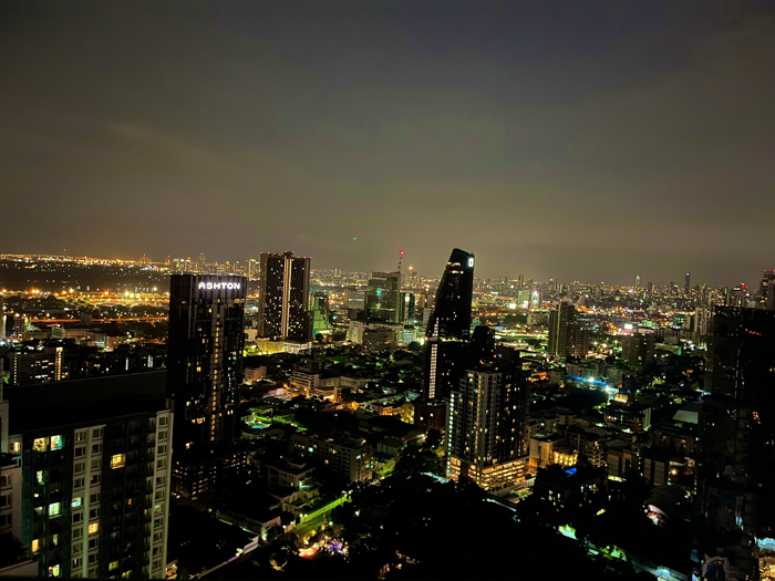 眺め、これはエグくないですか？ 日本では見られない光景！