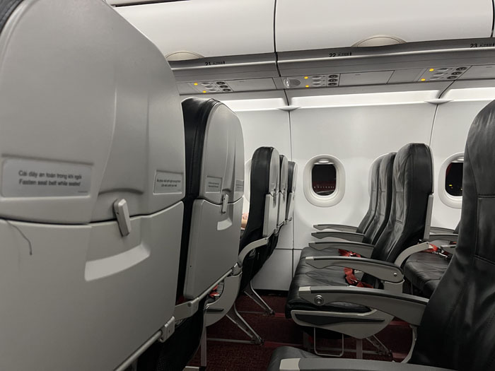 日本→バンコク、ホーチミン→関西の機内はガラッガラでこんな様子