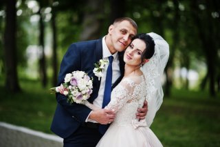 イケメン夫と結婚した妻の本音…“超絶幸せ”と“憂鬱”どっち?