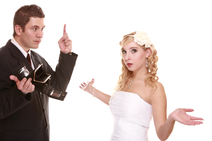 もっと他のことにお金を使おうよ（写真:iStock）