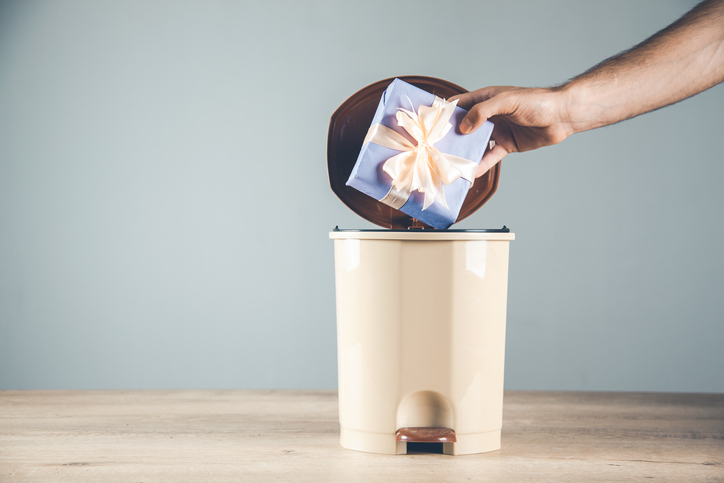 この気持ち、捨ててしまいたい…（写真:iStock）