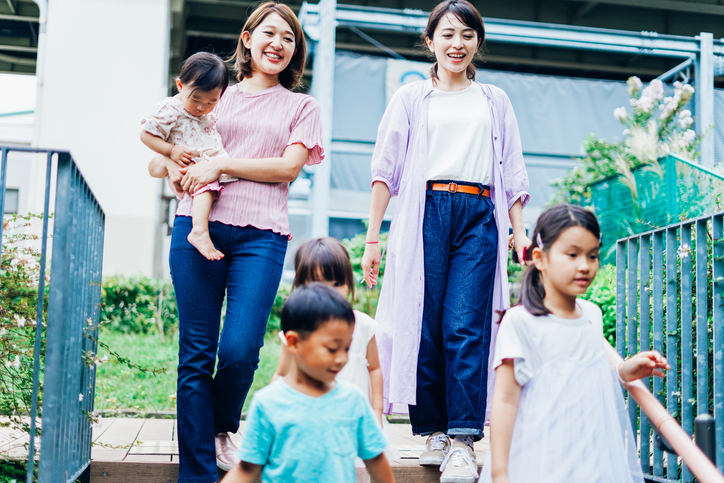 みんなどうやって仲良くなるの？（写真:iStock）