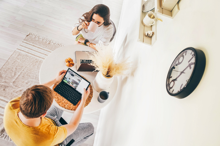 お互いに無理のない範囲で（写真:iStock）